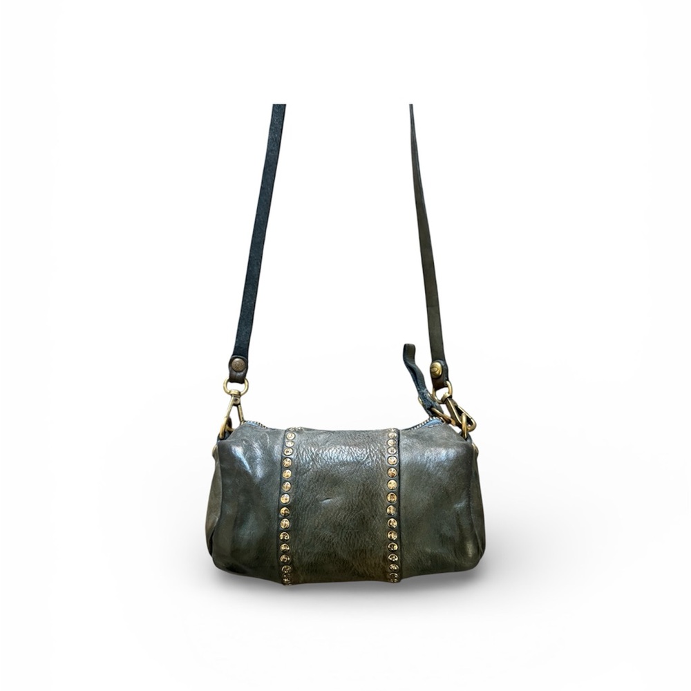 KURA
Small “Kura” cross body bag leather with rivets